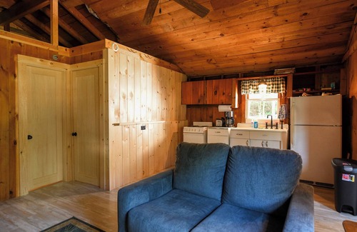 Raymond Cottage | Classic Maine Cottage in an association with a nice yard and shared beach