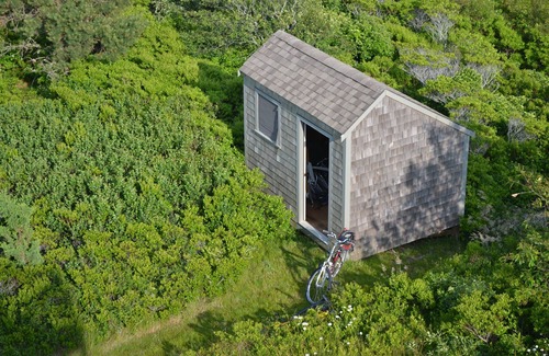 Dionis House | Classic Nantucket Charmer with Panoramic Dionis Views
