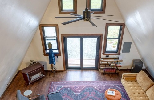 Rumney Cabin | Classic New England Cabin with hot tub, mountains, and river