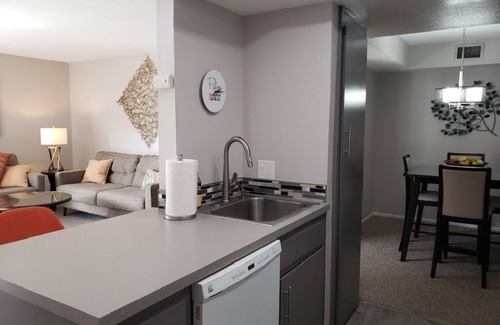 Tahquitz River Estates Condo | Classic Palm Springs Mountain View Condo