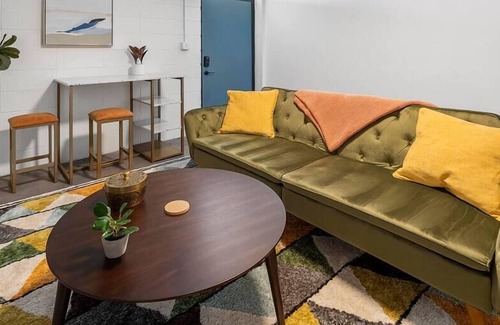 Virginia Highland Apartment | Classic Studio with Queen Bed, City Walkable!