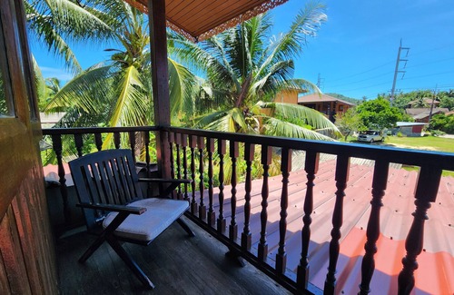 Hua Thanon House | Classic Thai House & Live as Local (2 flr.)