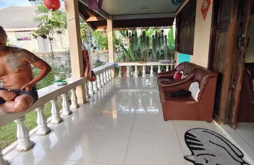 Hua Thanon House | Classic Thai House & Live as Local (2 flr.)