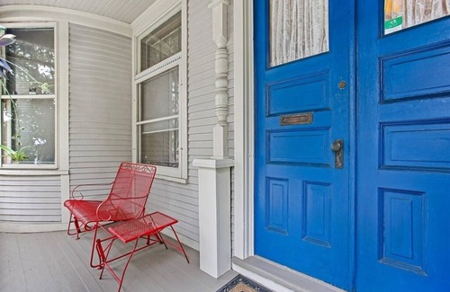Lower East Side House | Classic Victorian with modern amenities in the heart of Downtown Milwaukee