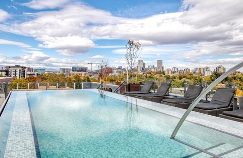 Speer Apartment | Classic Wash Park 1BR w/ Pool, Gym & W/D, nr trails, by Blueground
