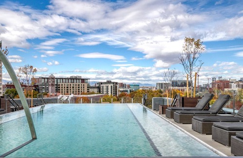 Speer Apartment | Classic Wash Park 1BR w/ Pool, Gym & W/D, nr trails, by Blueground