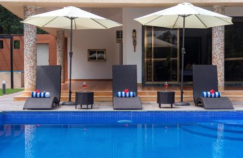 Karjat Villa | Classique Woods by StayVista with Pool, Lawn with Gazebo & Bar, Indoor Fun