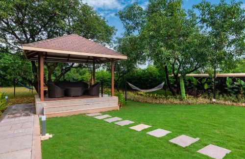 Karjat Villa | Classique Woods by StayVista with Pool, Lawn with Gazebo & Bar, Indoor Fun