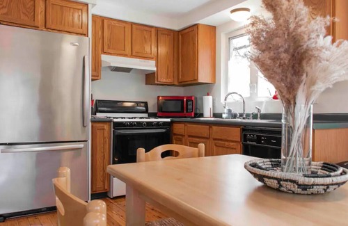 North Kingstown House | Classy/Cozy/Comfy w/private pool - 15 minutes to Newport