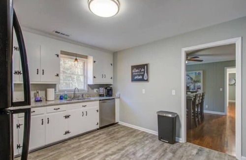 Johns Island House | Classy Johns Island Retreat with King Bed + Firepit!