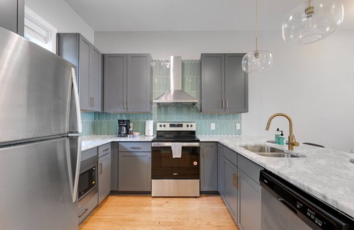 Church Hill Apartment | Classy, Spacious Apt Near Esteemed Restaurants