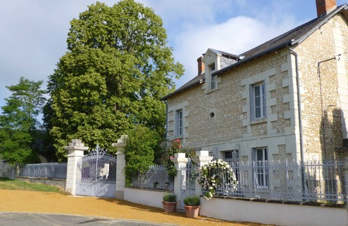 La Roche-Rigault House | Claunay gardens. Charming gîte and spa. Country chic ambience.