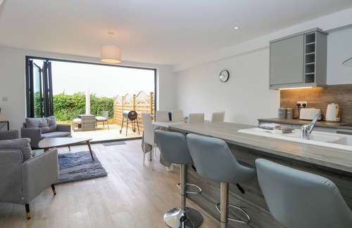 Docking Cottage | CLAVERING 1 BERNALEEN COTTAGES, pet friendly in Docking