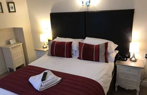 Newcastle-Under-Lyme Bed & Breakfast | Clayhanger Guest House