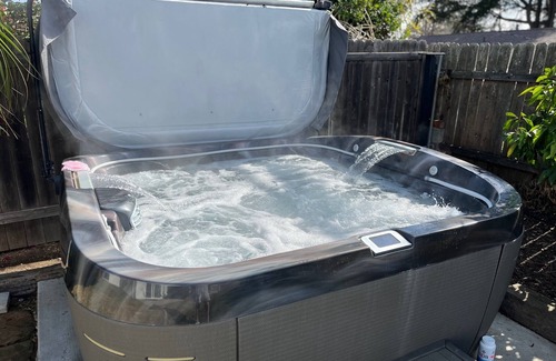 Goleta House | Clean 3 BR 2 BA w hot tub, yard, AC, near beaches, UCSB. Dog ok, sleep 5-6