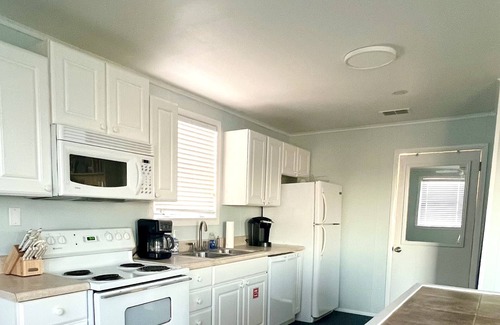 Fernandina Beach Cottage | CLEAN AND BRIGHT BEACHFRONT COTTAGE. PERFECT FOR SMALL FAMILIES!