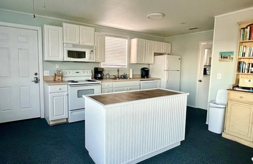 Fernandina Beach Cottage | CLEAN AND BRIGHT BEACHFRONT COTTAGE. PERFECT FOR SMALL FAMILIES!