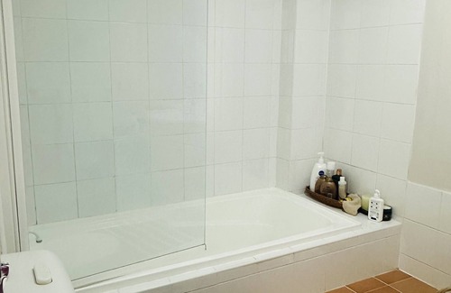 Hurlstone Park Apartment | Clean and Comfy Inner west lodging.