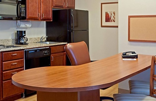 Westchase House | Clean and Comfy Unit, Kitchen, Pool, Fitness Center