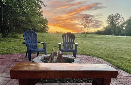 Daisy House | Clean and cozy 3br/2ba country cottage on 8 acres
