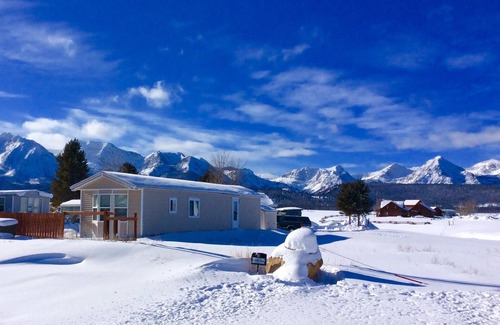 Stanley House | Clean and Cozy Home Away from Home!