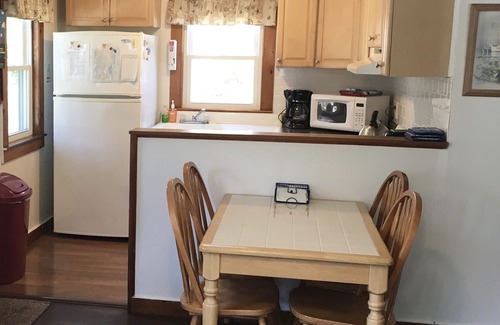 North Eastham Cottage | Clean and Quiet cottage 1/2 mile to Cooks Brook and Sunken Meadow Beach