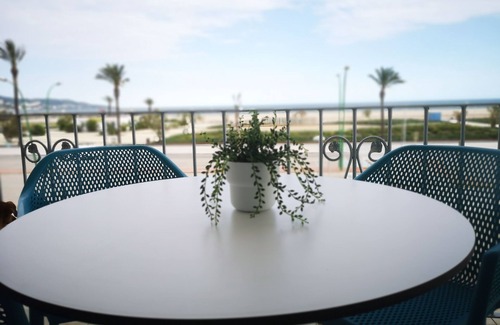 Empuriabrava Apartment | Clean and well maintained apartment on beach of Empúriabrava, family atmosphere