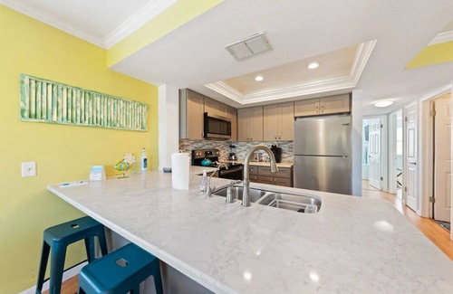Indian Rocks Beach Villa | Clean, Bright New Beach Villa