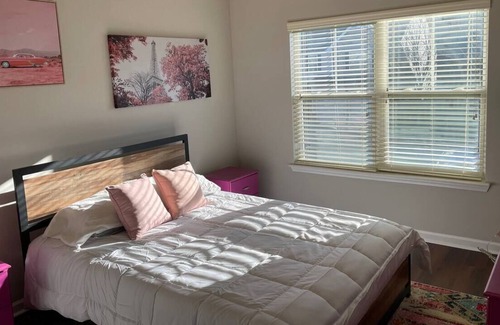 Dunean House | Clean, Comfortable & Convenient to everything downtown Greenville!