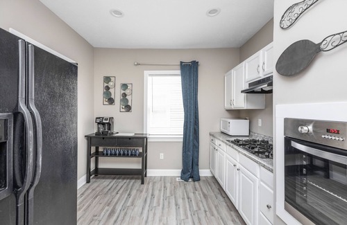 Indianapolis House | Clean & Comfy - Family friendly - 5 min to downtown
