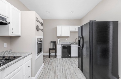 Indianapolis House | Clean & Comfy - Family friendly - 5 min to downtown