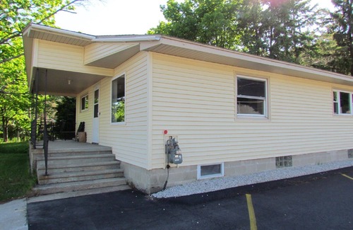 Munising House | Clean/convenient/In town