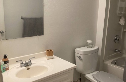 Southwyck Apartment | Clean & cozy studio in Hawthorne Hills SW suburban Toledo