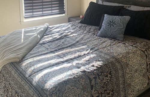 Winnemucca House | Clean home in the heart of downtown Winnemucca - 2 blocks to food, bars, tourism