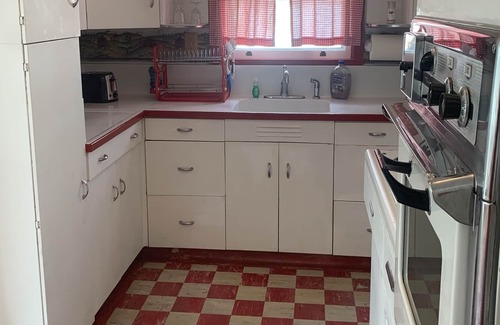 Winnemucca House | Clean home in the heart of downtown Winnemucca - 2 blocks to food, bars, tourism