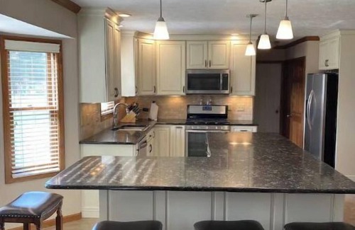 Granger House | Clean newly updated 4 bedroom in quiet Granger