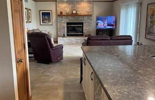 Granger House | Clean newly updated 4 bedroom in quiet Granger