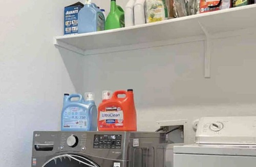 Queens House | Clean one bedroom in luxury condo by LGA