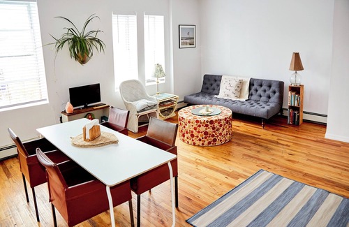 Queens Apartment | Clean, Quiet Studio apartment in Rockaway Beach, just a blockfrom the beach
