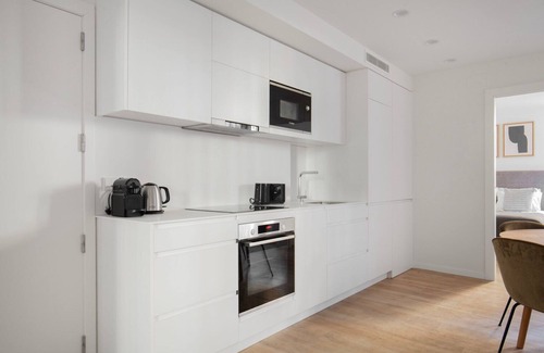 Sarria Apartment | Clean Sarrià 2BR w/Doorman, Recently Renovated, by Blueground