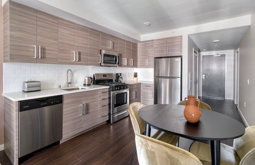 Downtown San Francisco Apartment | Clean Soma 1BR w/Gym & Yoga, nr Tech Companies, by Blueground