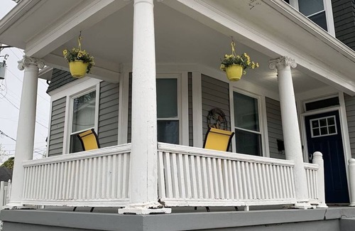 Hamilton House | Clean & Spacious 4 bedroom house in Hamilton, sleeps 7 up and can sleep 2-4 down