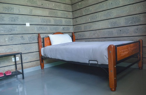 Sultan Hamud Cabin | Cleanest Guest Room with WiFi in Sultan Hamud