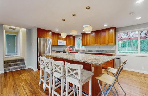 North Creek House | Clearview Forest Retreat