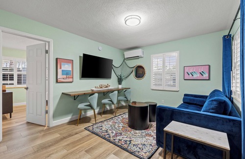 Clearwater Beach Resort | Clearwater Beach Entire Private Resort! SALT Heated Pool! Sleeps 30 Comfortably!