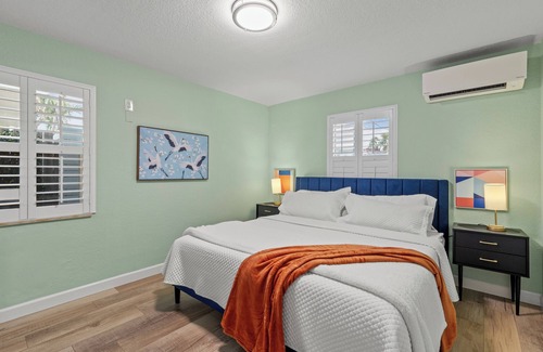 Clearwater Beach Resort | Clearwater Beach Entire Private Resort! SALT Heated Pool! Sleeps 30 Comfortably!