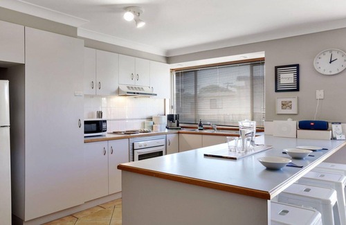 Culburra Beach House | Cleveland Place - beach access