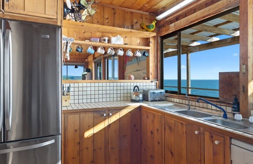 Myponga Beach House | Cliffs End Beach Shack - 105 Gold Coast Drive
