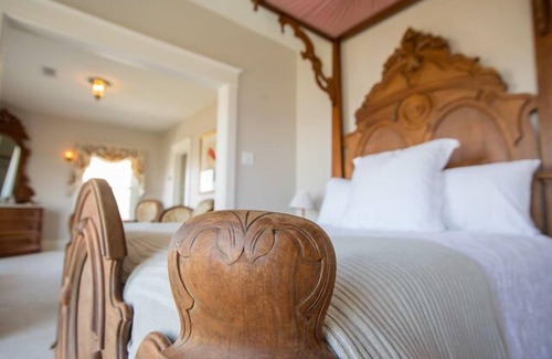 Natchez House | Clifton House - Panorama | Queen Suite, Sleeps 4, River Views