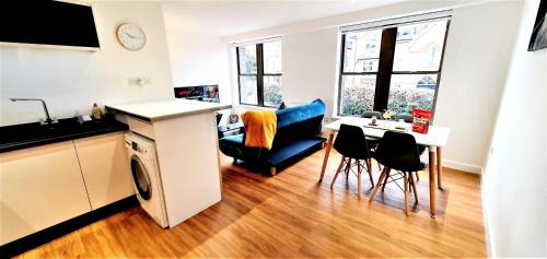 Northampton Apartment | Cliftonville Heights - 2 bed Home away from Home